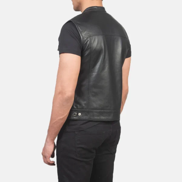 Stylish moto vest for bikers